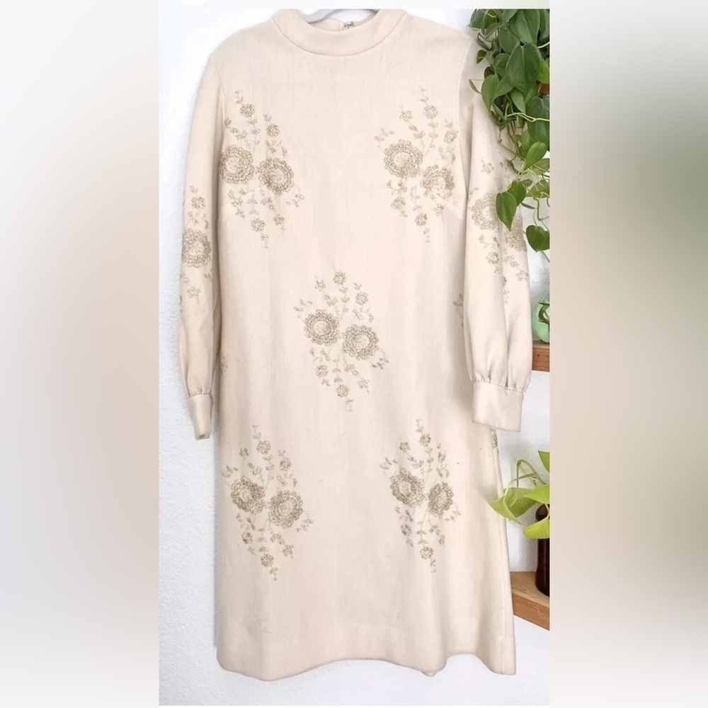 Vintage 60s Dress R&K Knits Tinsel Embroidered Floral Shift Mod Puff Sleeve